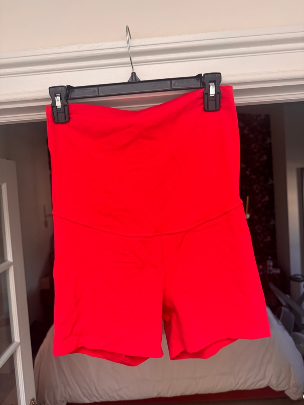 NWT - CRZ YOGA Butterluxe Maternity Biker Shorts 4" - Medium (US 8-10)
